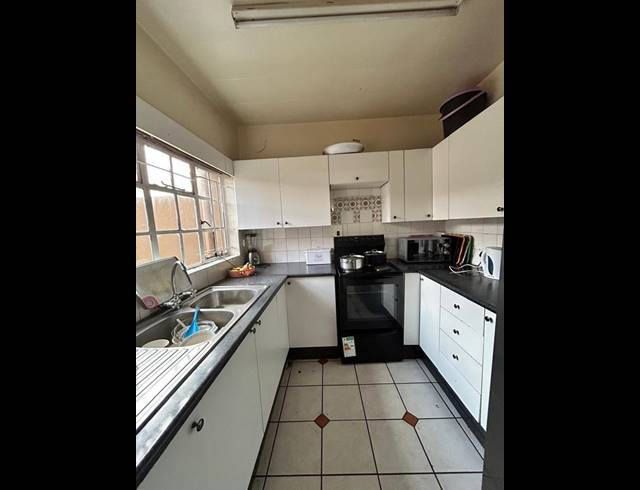 3 BEDROOM TOWNHOUSE FOR SALE IN SPRINGS CENTRAL